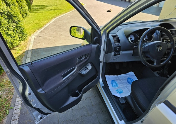 Suzuki Ignis cena 13500 przebieg: 109000, rok produkcji 2005 z Puławy małe 172